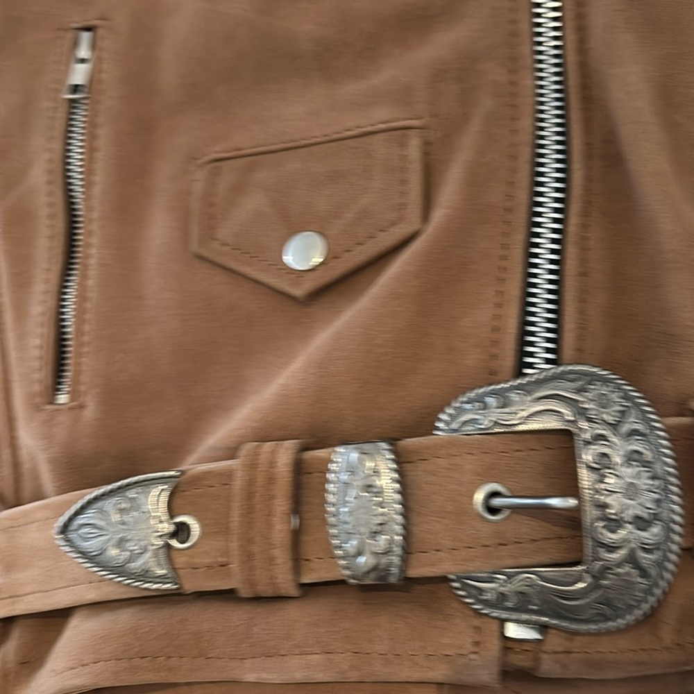 Understated leather jacket - Picture 4 of 11